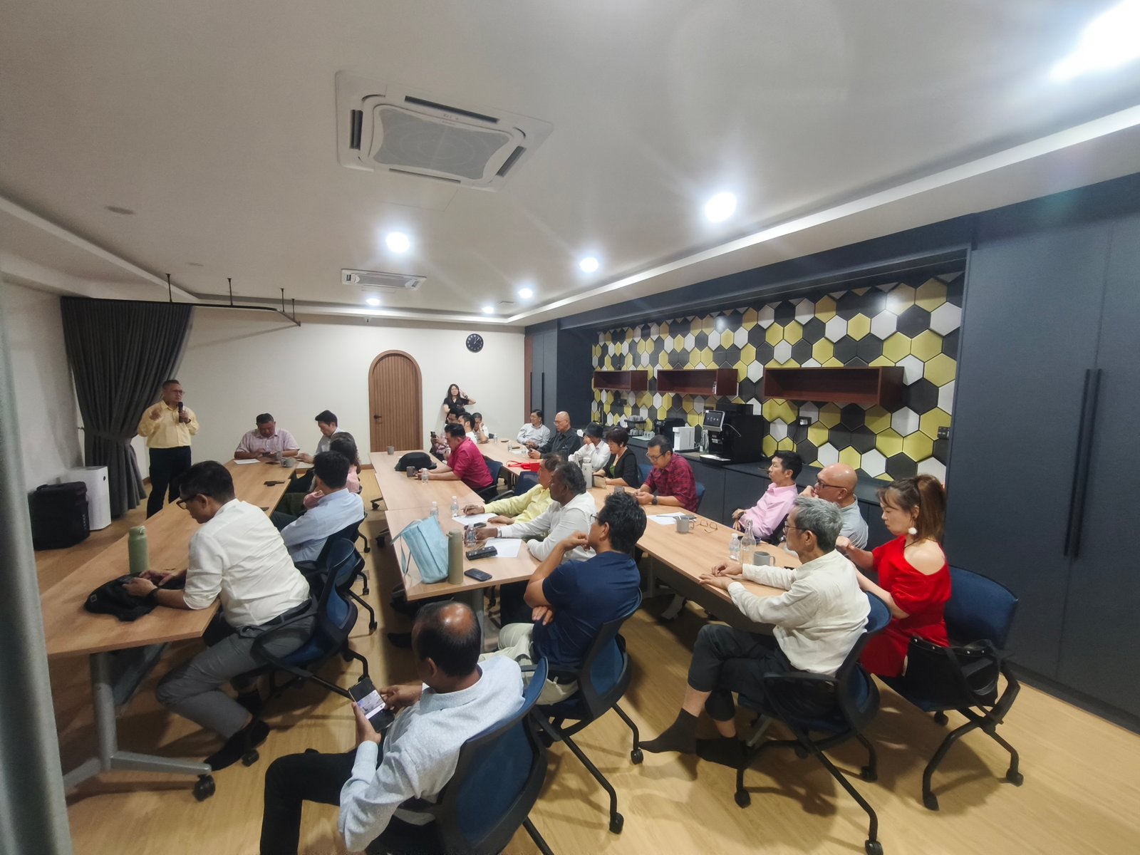 BNI training session at TheOpit